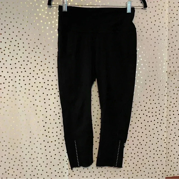 Lululemon Fast & Free Crop II - Picture 2 of 12